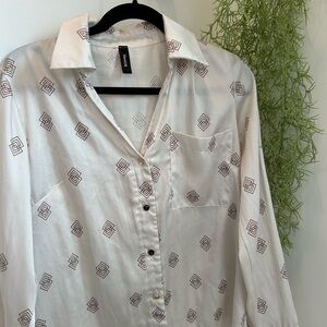 Elegant White Geometric Blouse